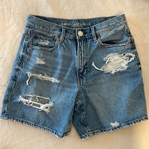 American eagle 90’s boyfriend short size 6